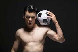 ESPN：奥斯卡曾短暂失去意识，目前正在ICU接受检查